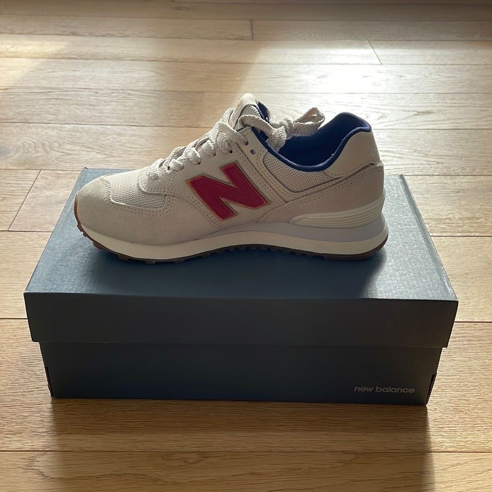 New Balance Classic 574 Size 6.5 New In Box Birch/Navy/Red RARE FIND